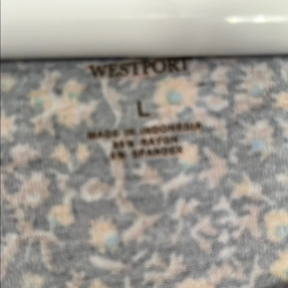 Multicolor Patterned Women's Top - Picture 3 of 5